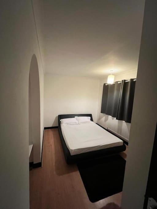 Villa Cheerful 3 Bed House With Free Parking. Nottingham Exterior foto