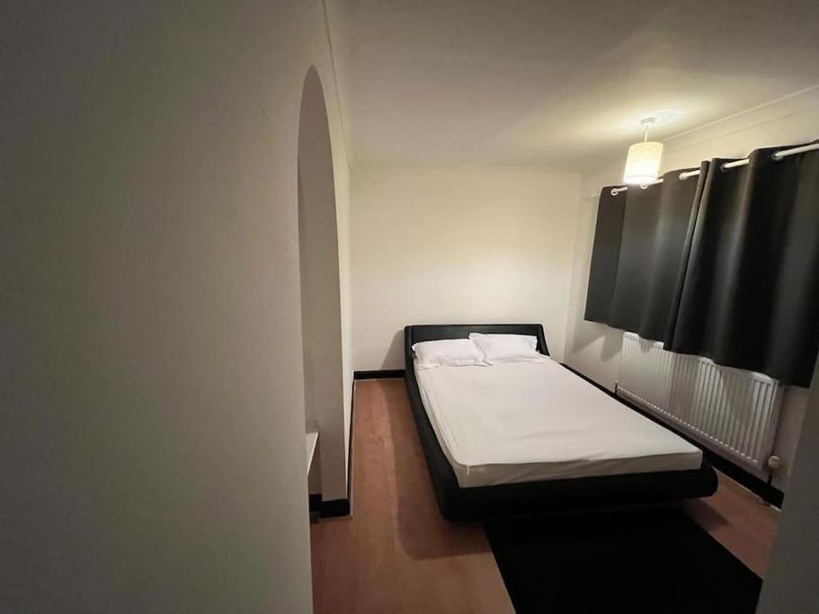Villa Cheerful 3 Bed House With Free Parking. Nottingham Exterior foto