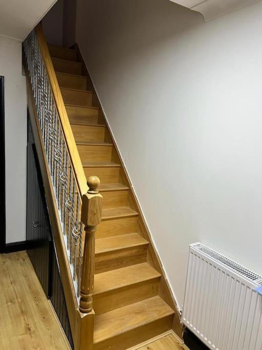 Villa Cheerful 3 Bed House With Free Parking. Nottingham Exterior foto